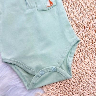 Conj. Body Barquinho Bordado com Bolsinho e Bermuda - Verde e Off White